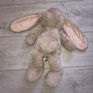 Knuffel beige met naam Lot