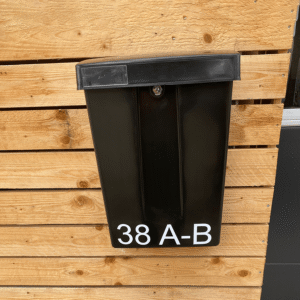 VinylPlakletters op brievenbus